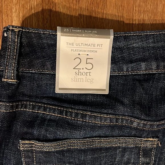 Chico’s 2.5 NWT Platinum Denim Ultimate Fit Jeans - Picture 4 of 7
